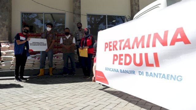 Pertamina Peduli Bantu Warga Korban Banjir di Bantaeng