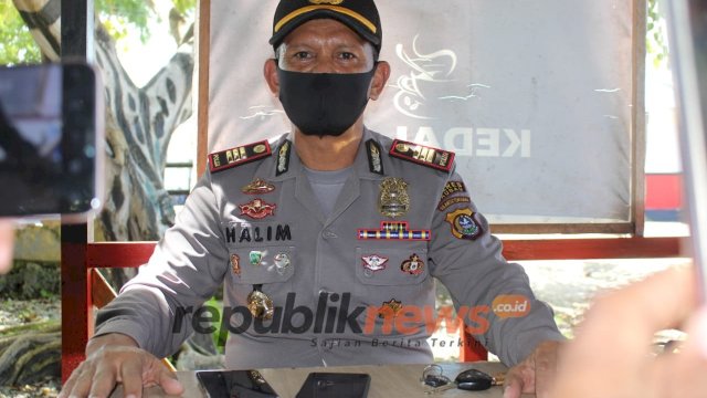 Kapolsek Lakudo, AKP Halim Kaonga.