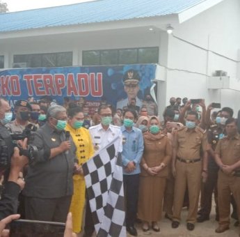 Ali Mazi Lepas Penyaluran Bantuan untuk 17 Daerah se Sultra