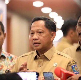 Presiden Joko Widodo Tunjuk Tito Karnavian Jadi MenPAN-RB Ad Interim