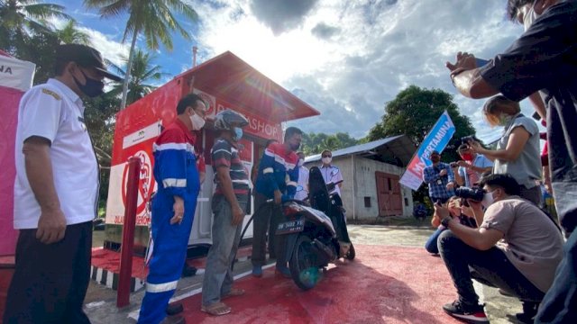 Peluncuran Pertashop pertama di Pulau Sulawesi MOR VII Pertashop di Desa Serei, Kecamatan Likupang Barat, Kabupaten Minahasa Utara, Sulawesi Utara, Rabu (15/07/2020).