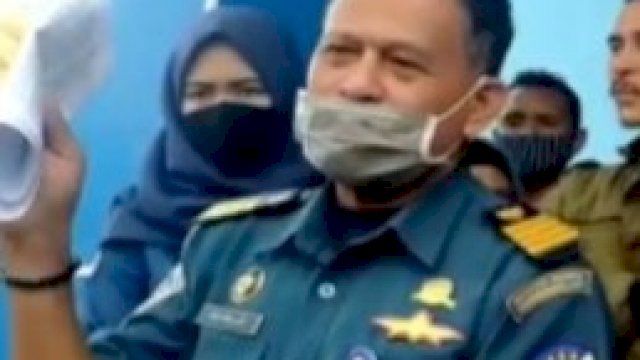 Kepala Syahbandar Kabupaten Muna, Sultan, L.S.E.