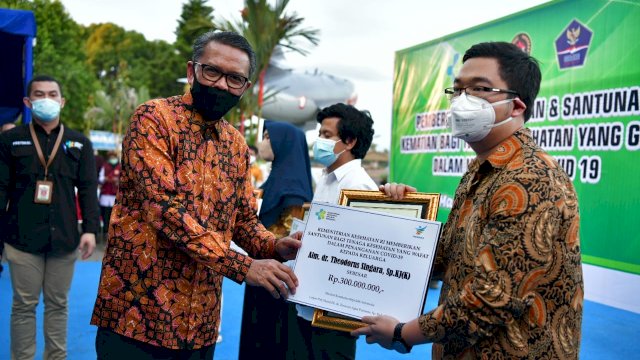 Pemerintah Beri Santunan Lima Keluarga Tenaga Medis Korban Covid-19 di Sulsel