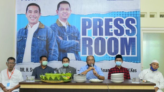 Mantan Wali Kota Makassar Dua Periode Ilham Arief Sirajuddin, memberikan arahannya saat deklarasi Pasangan Deng Ical-Fadli Ananda (Dilan), Senin (06/07/2020).