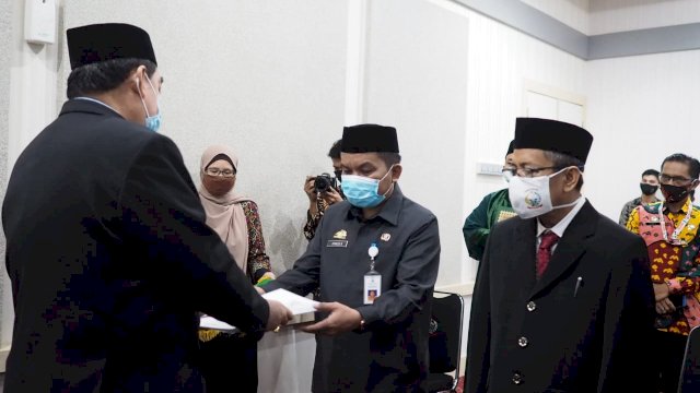 Lantik Sejumlah Pejabat, Sekprov Sulsel Ingatkan Perkuat Pelayanan Publik
