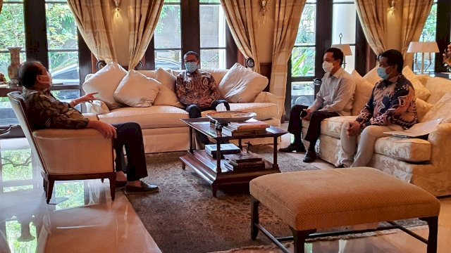 Pertemuan Gubernur Sulsel Prof. Nurdin Abdullah, dan Pj Wali Kota Makassar Rudy Djamaluddin, dengan Pendiri Trans Group Chairul Tanjung, Sabtu (25/07/2020).