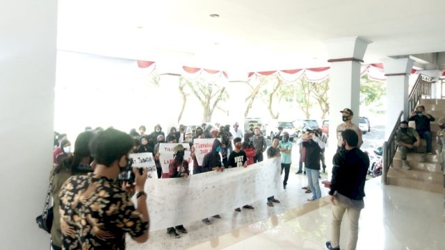 Dianggap Tidak Pahami Protap Penanganan Covid-19, Bupati Sinjai Diminta Evaluasi Plt. Kadis Kesehatan