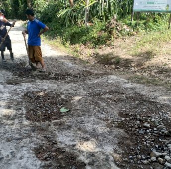 Kondisi Jalan Rusak Parah, Pemda Sinjai Dinilai Abai
