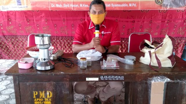 Cegah Penyebaran Corona, Dosen FIK UNM Ajak Warga Kembangkan Tanaman Toga