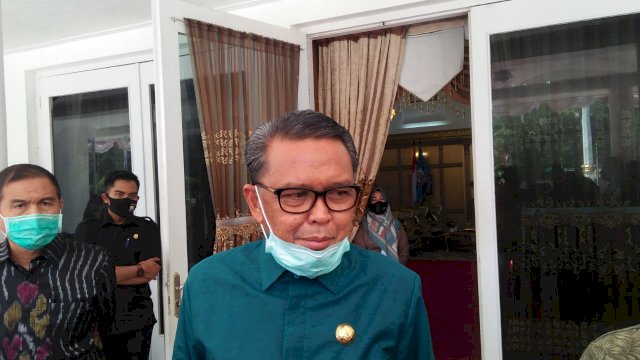 Singgung Tim Kaukus, Nurdin Abdullah: Mana Ada Sholat Jum&#8217;at Sebar Undangan