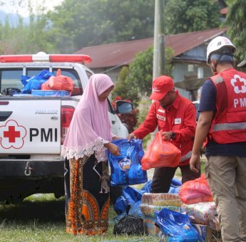 PMI Makassar Distribusi Bantuan di Wilayah yang Sulit Terjangkau di Masamba