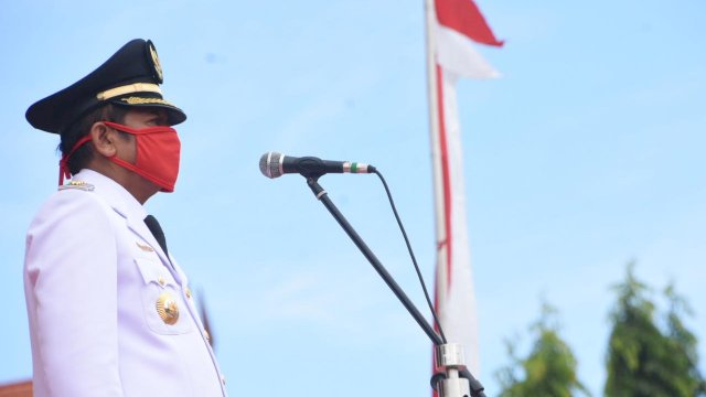 Bupati Soppeng Andi Kaswadi Razak, memimpin Upacara di Halaman Kantor Bupati, Senin (17/08/2020).
