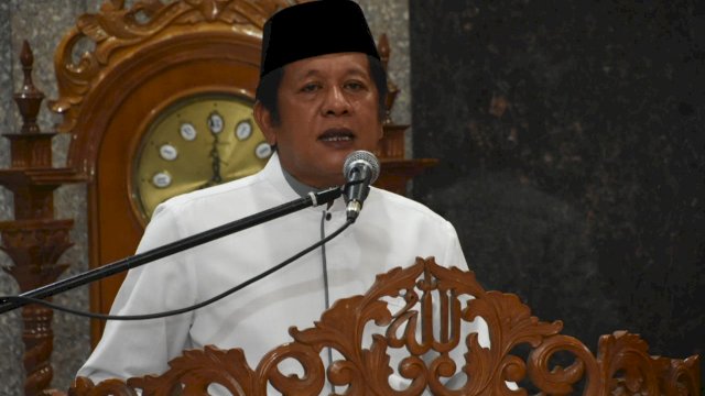 Bupati Soppeng Andi Kaswadi Razak, memberikan sambutan pada Dzikir, Tauziah dan Doa bersama di Mesjid Agung Darussalam Watansoppeng, Kamis (20/08/2020) malam.