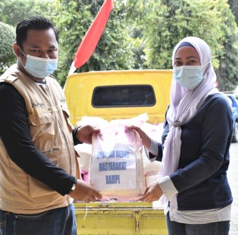 Warga Rampi Sumbang 1,2 Ton Beras untuk Korban Banjir Bandang Masamba