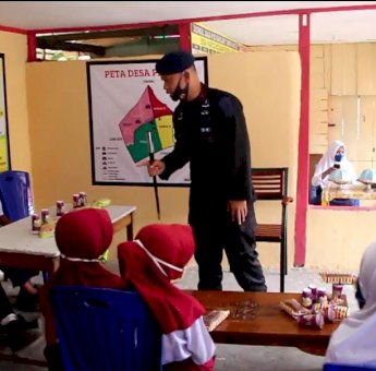 Berikan WiFi Gratis, Brimob Ramah Anak Kunjungi Daerah Pelosok Kabupaten Bone