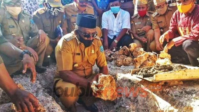 Bupati Buteng Samahuddin (La Ramo), melakukan peletakan Batu Pertama Pembangunan Pasar Rakyat di Kelurahan Boneoge, Kecamatan Lakudo, Senin (03/08/2020).