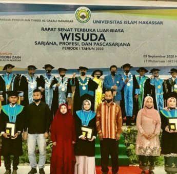 UIM Wisuda Perdana 266 Mahasiswa Secara Virtual Ikut Protap Covid-19 Penuh Haru