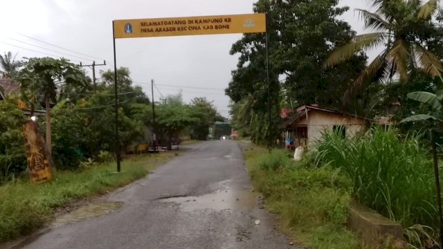 Gerbang masuk Desa Arasoe, Kabupaten Bone.