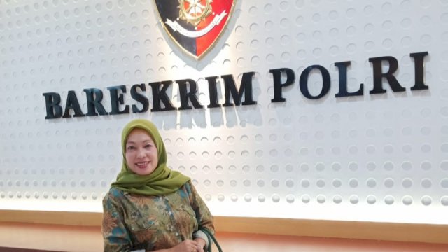 Penggiat Anti Korupsi LMR-RI Komda Bone, Sri.