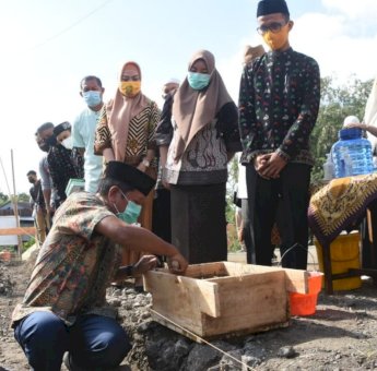 Bupati Soppeng Letakkan Batu Pertama Pembangunan Sekolah Wahda Islamiyah