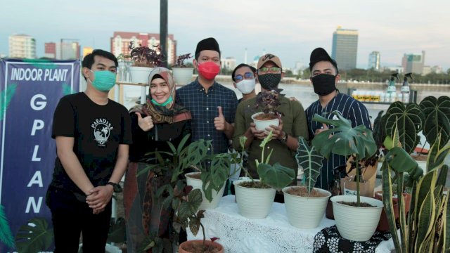 Calon Wakil Wali Kota Makassar Dokter Fadli Ananda, mengunjungi kawasan Lego-Lego Food Court, Minggu (06/09/2020).