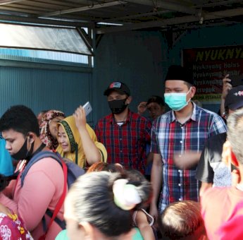 Pilwali Makassar 2020. Kunjungi Pedagang Banta-bantaeng Dokter Fadli Diserbu Warga