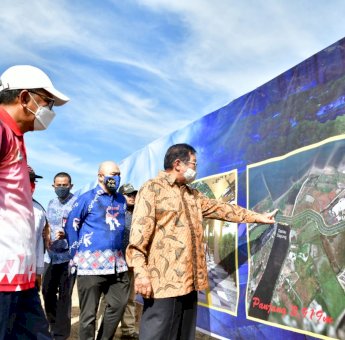 Gubernur Lakukan Pematokan Lahan Pelebaran Jalan Metro Tanjung Bunga Makassar