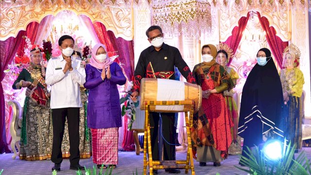 Dimanfaatkan Kembali Untuk Masyarakat, Gubernur Sulsel Resmikan Gedung Kartini PKK