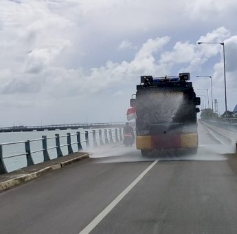 Batalyon C Pelopor Gelar Penyemprotan Disinfektan Massal, Ini Sasarannya