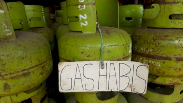 Keluhkan Kelangkaan Gas Elpiji 3 Kg, Warga Saukang Sinjai Minta Agar Izin Pangkalan Nakal Dicabut