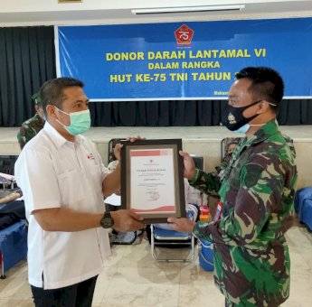 Target 100 Kantong, Deng Ical Apresiasi Donor Darah Lantamal VI dan AURI