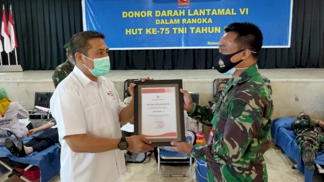 Target 100 Kantong, Deng Ical Apresiasi Donor Darah Lantamal VI dan AURI
