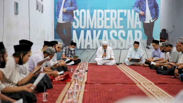 Ditetapkan sebagai pasangan calon oleh KPU, Sebagai wujud syukur, paket dengan akronim Dilan langsung menggelar khataman Alquran di Baruga Sombere, Rabu (23/9/2020).