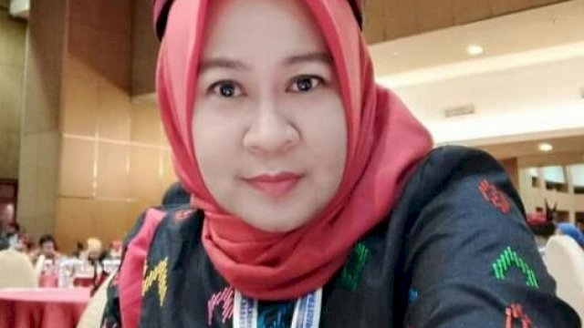 Komisioner KPU Soppeng Divisi Sosialisasi, Parmas, Pendidikan Pemilih dan SDM, Endra Irawati.