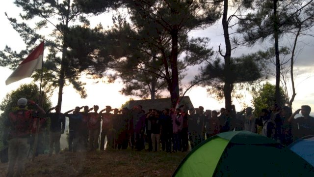 Pemuda di Bone Peringati Sumpah Pemuda di Puncak Toang Patimpeng