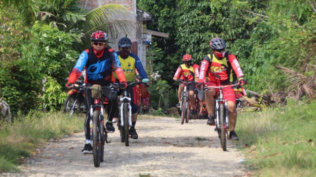 Gowes Bersama Demi Sinergitas Batalyon C Pelopor dengan BPN Kabupaten Bone