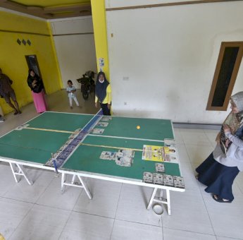 VIDEO: Serunya Indah dan Suaib Main Tenis Meja di Malangke Barat
