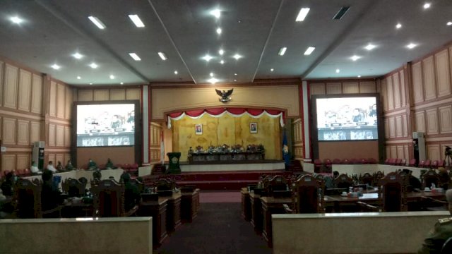 Rapat Paripurna DPRD Sultra, Senin (12/10/2020).