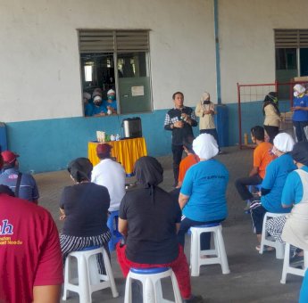 Silaturahmi Bersama Pekerja PT Megahputra Sejahtera, Deng Ical: Politik Harus Diisi Orang Baik