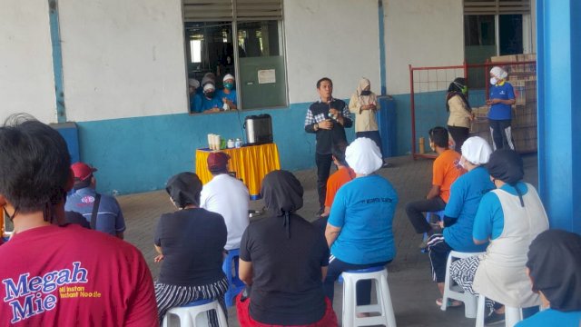 Silaturahmi Bersama Pekerja PT Megahputra Sejahtera, Deng Ical: Politik Harus Diisi Orang Baik