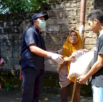 Bagikan Beras Ribuan Karung, Tim Militan SS Sasar GTT