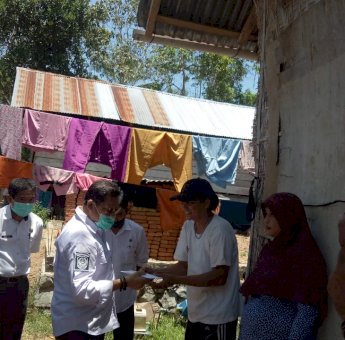 Inovasi Sekda Sinjai Rp.1000 Jumat Bantu Mahasiswa dan Bedah Rumah Warga