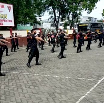 Jaga Kebugaran Tubuh, Ini yang Dilakukan Personel Batalyon C Pelopor BKO Polrestabes Makassar