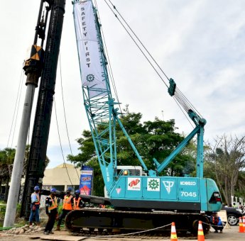 Fase 1 Ditargetkan 70 Hari, Nurdin Abdullah Ground Breaking Pembangunan Jalan Metro Tanjung Bunga