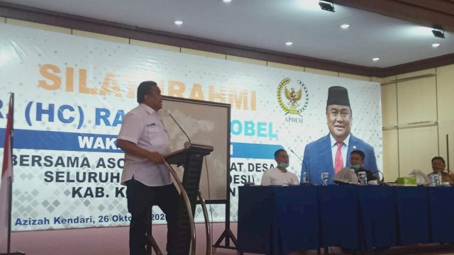 Wakil Ketua DPR RI, Rachmat Gobel dalam acara silaturahim dengan Asosiasi Kepala Desa se-Konawe Selatan