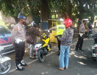 Hari Pertama OPS Zebra Polres Sinjai, 15 Kena Teguran, 5 Kendaraan Ditilang