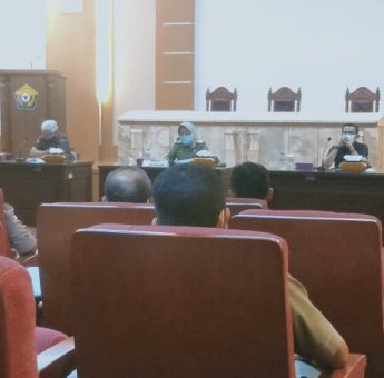 Pemprov Sultra Terapkan Kerja Bergilir pada TKBM Pelabuhan Kendari