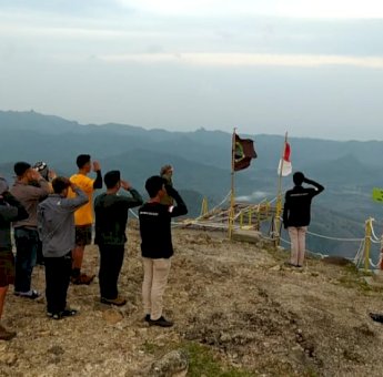 Peringati Sumpah Pemuda, Komunitas Peduli Alam Gelar Cam di Bukit Lappalaona Barru