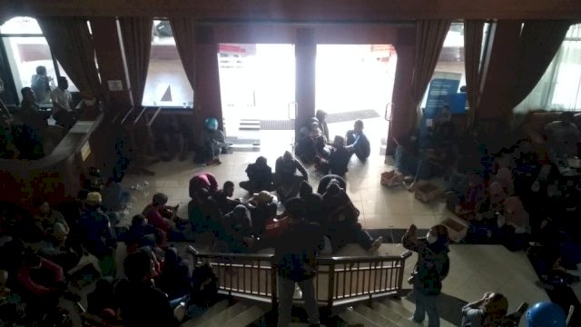 ATM Kembali Unras, Duduki Kantor Bupati Sinjai