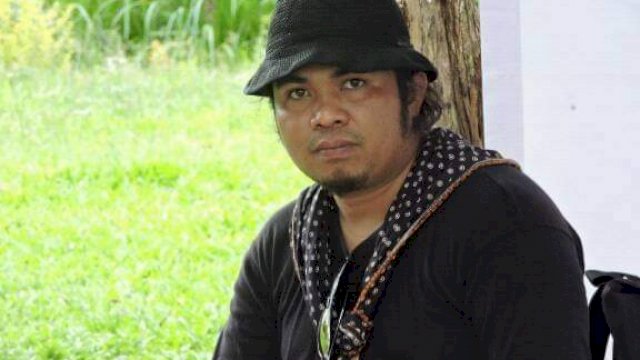 Pegiat literasi Sulsel, Andika Mappasomba.